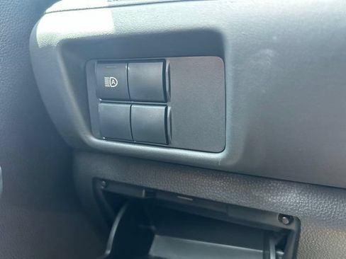 Used 2022 Toyota Highlander L FWD image 18