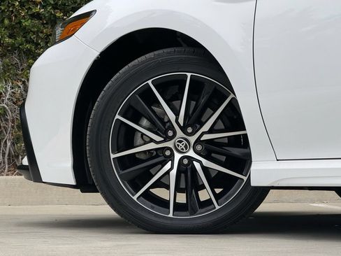 Used 2024 Toyota Camry SE FWD image 7