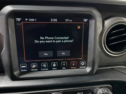 Used 2023 Jeep Gladiator Sport image 22