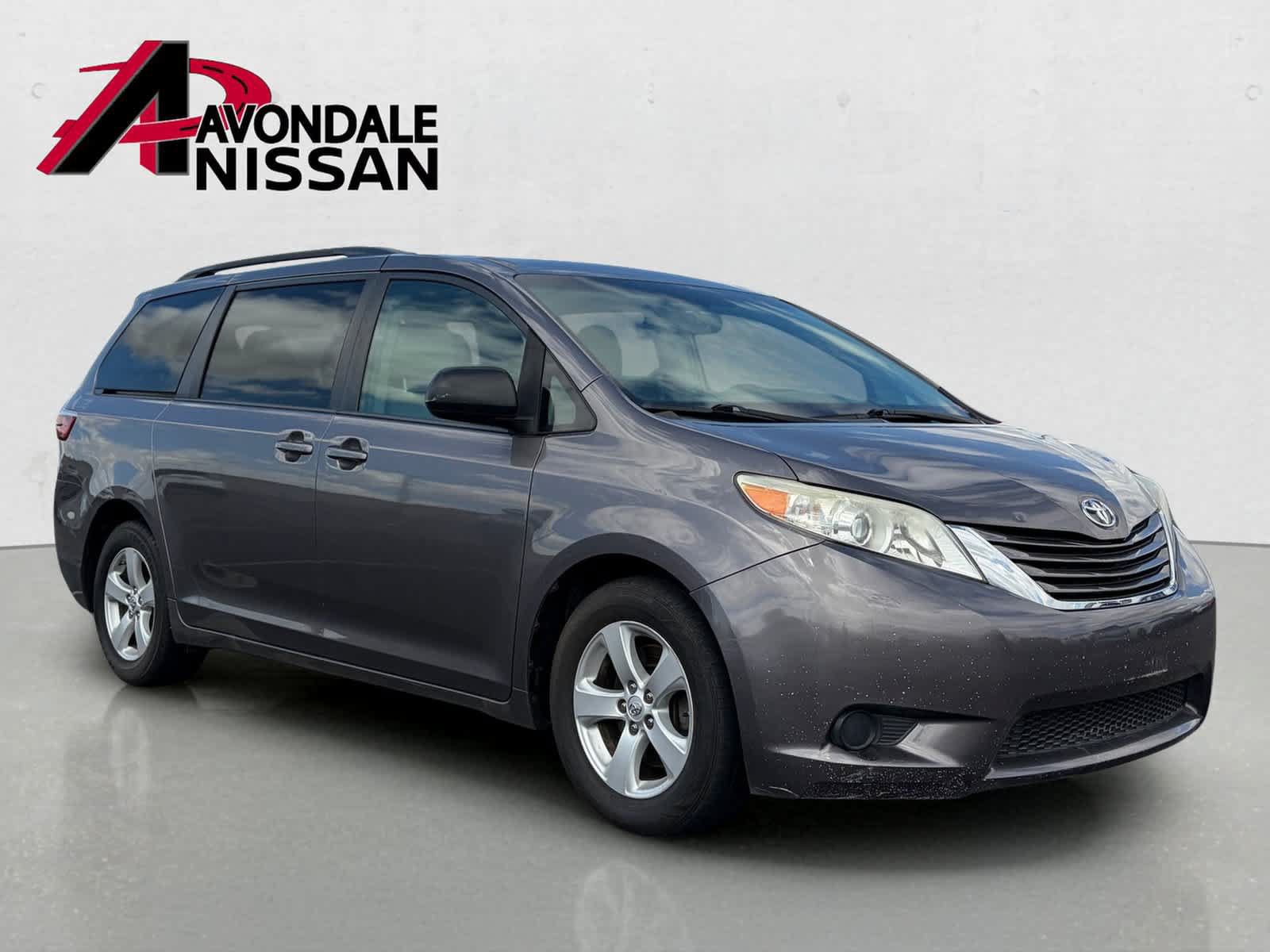 Used 2015 Toyota Sienna LE FWD image 4