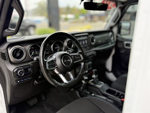 Used 2023 Jeep Wrangler Unlimited Rubicon 4xe w/ Cold Weather Group AWD/4WD image 22