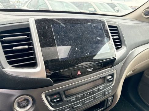 Used 2017 Honda Pilot EX-L image 11
