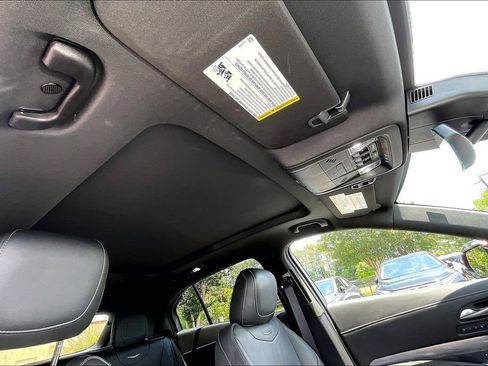 Used 2025 Cadillac XT4 Premium Luxury FWD image 27