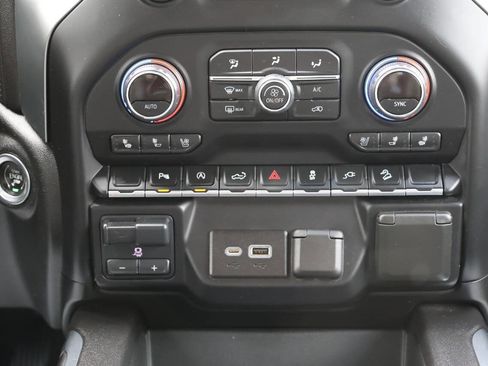 Used 2020 Chevrolet Silverado 1500 LTZ image 21