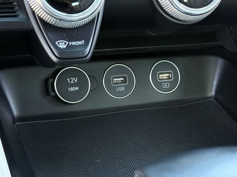 Used 2023 Genesis G70 2.0T image 25