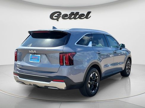 Used 2024 Kia Sorento S FWD image 5