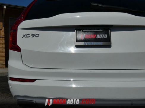 Used 2016 Volvo XC90 T6 Momentum w/ Momentum Plus Package AWD/4WD image 11