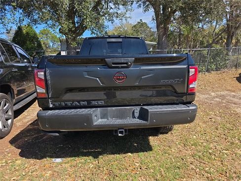Used 2024 Nissan Titan PRO-4X w/ Pro-4x Convenience Package image 4