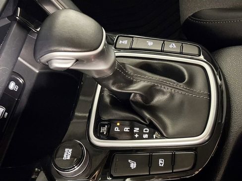 Used 2025 Kia Seltos S image 18