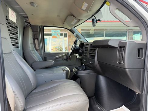 Used 2021 Chevrolet Express 2500 RWD 2500 135 w/ Communications Package image 21