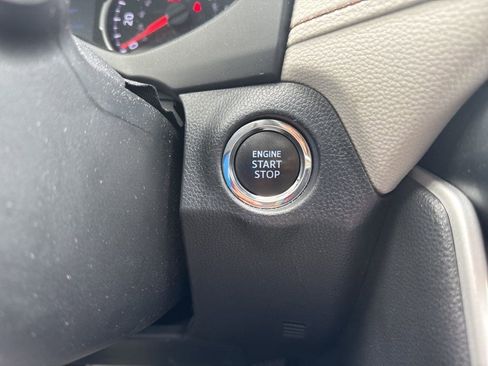 Used 2021 Toyota RAV4 XLE Premium AWD/4WD image 19