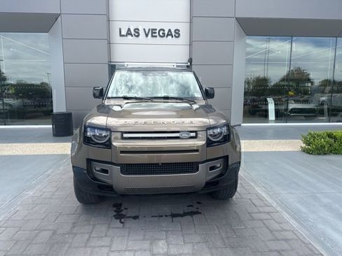 Used 2024 Land Rover Defender 130 X-Dynamic SE AWD/4WD image 2