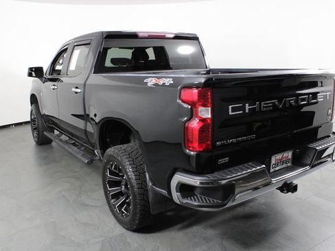Used 2021 Chevrolet Silverado 1500 LT AWD/4WD image 15