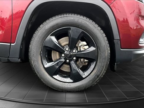 Used 2020 Jeep Cherokee Altitude image 34