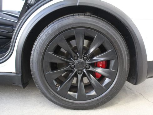 Used 2018 Tesla Model X 75D AWD/4WD image 33