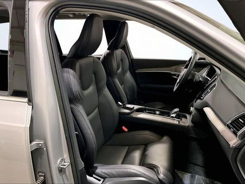 Certified 2023 Volvo XC90 B6 Ultimate image 8