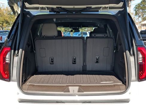 New 2026 GMC Yukon XL Elevation w/ LPO, Floor Liner Package image 14