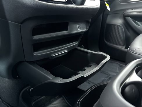 New 2026 Chrysler Voyager LX image 32