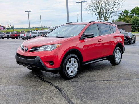 Used 2015 Toyota RAV4 LE AWD/4WD image 1