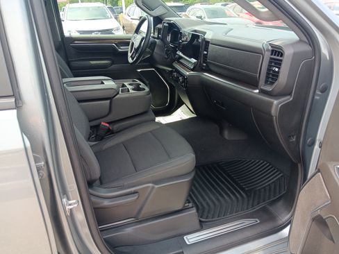Used 2023 Chevrolet Silverado 1500 LT AWD/4WD image 19