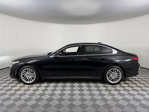Used 2025 BMW 530i RWD image 11