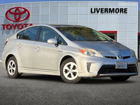 Used 2012 Toyota Prius Three image 2