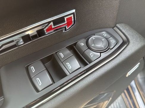 Used 2023 GMC Sierra 1500 AT4 w/ AT4 Preferred Package AWD/4WD image 12