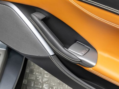 Certified 2022 Ferrari Portofino M image 38