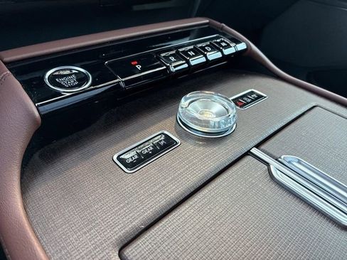 Certified 2025 Lincoln Navigator Reserve image 34