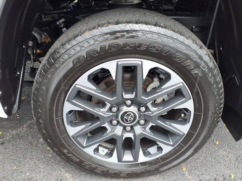 Used 2024 Toyota Tundra Limited w/ Power Package AWD/4WD image 30