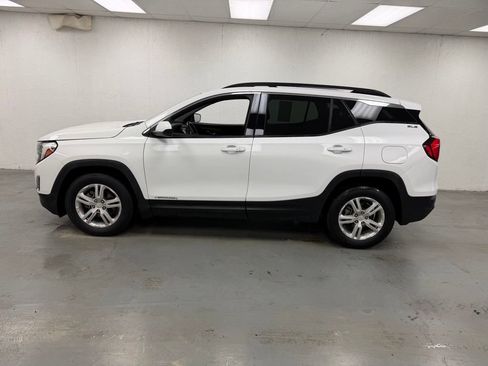 Used 2020 GMC Terrain SLE w/ Driver Convenience Package FWD image 2