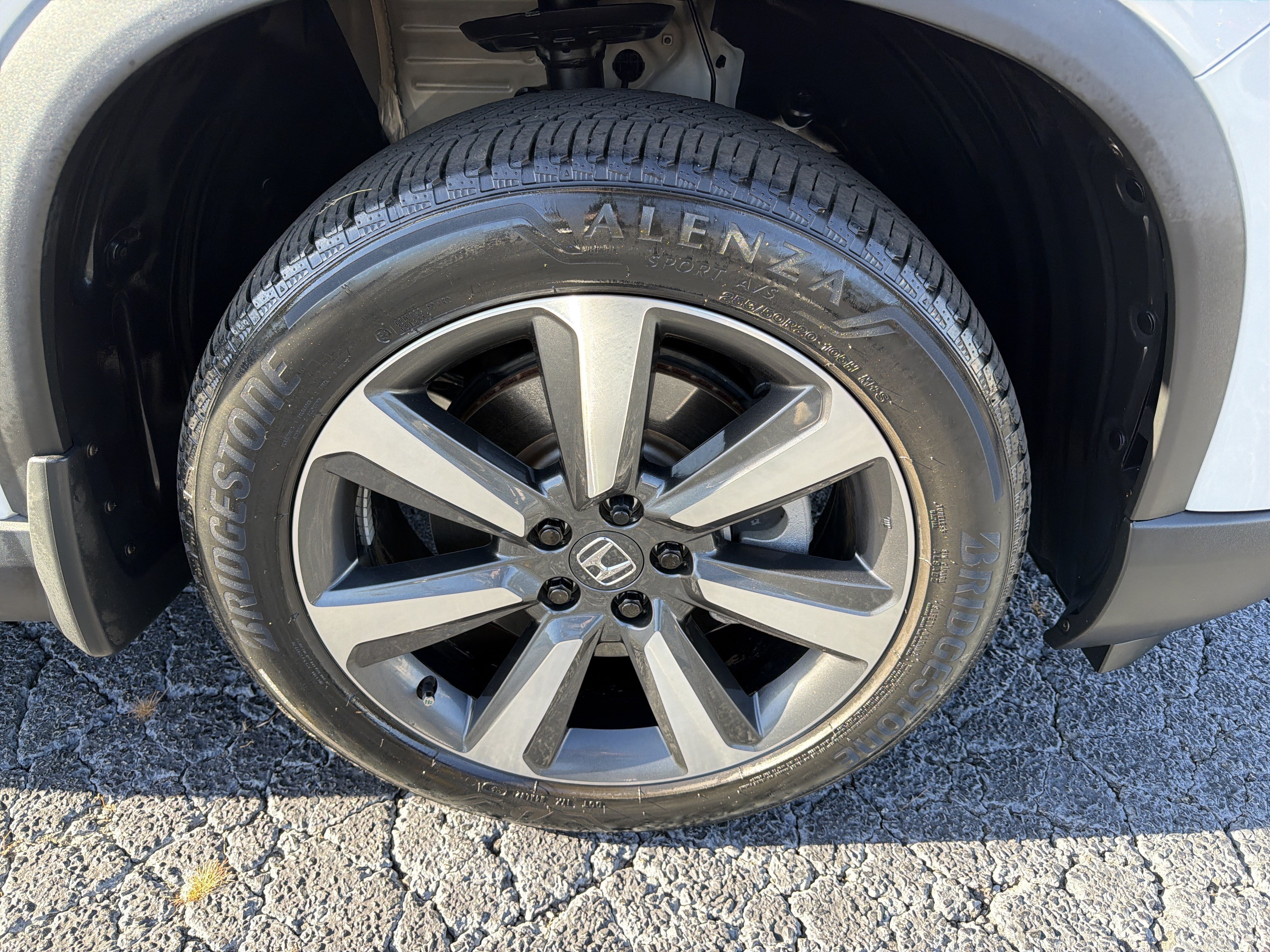 Used 2024 Honda Pilot Touring image 32