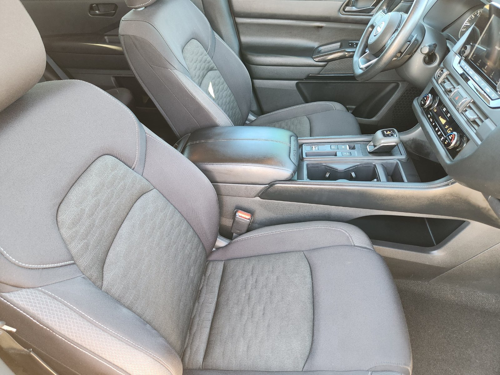 Used 2024 Nissan Pathfinder S FWD image 21