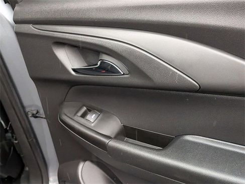 Used 2024 Chevrolet TrailBlazer RS w/ Driver Confidence Package image 31