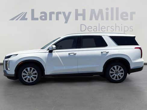 Used 2023 Hyundai Palisade SEL w/ Cargo Package FWD image 2