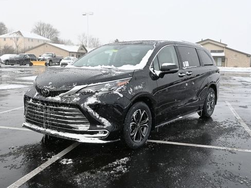 New 2026 Toyota Sienna Platinum image 2