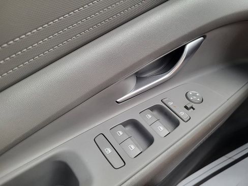 Used 2024 Hyundai Elantra SEL image 22