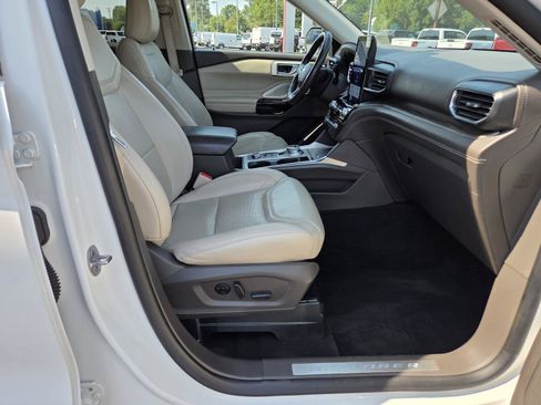 Used 2021 Ford Explorer Platinum w/ Equipment Group 601A AWD/4WD image 20
