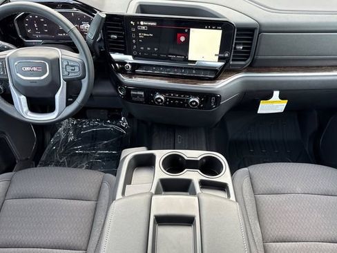 New 2026 GMC Sierra 1500 SLE image 15