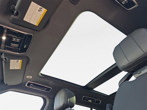 New 2026 Land Rover Range Rover SE image 31