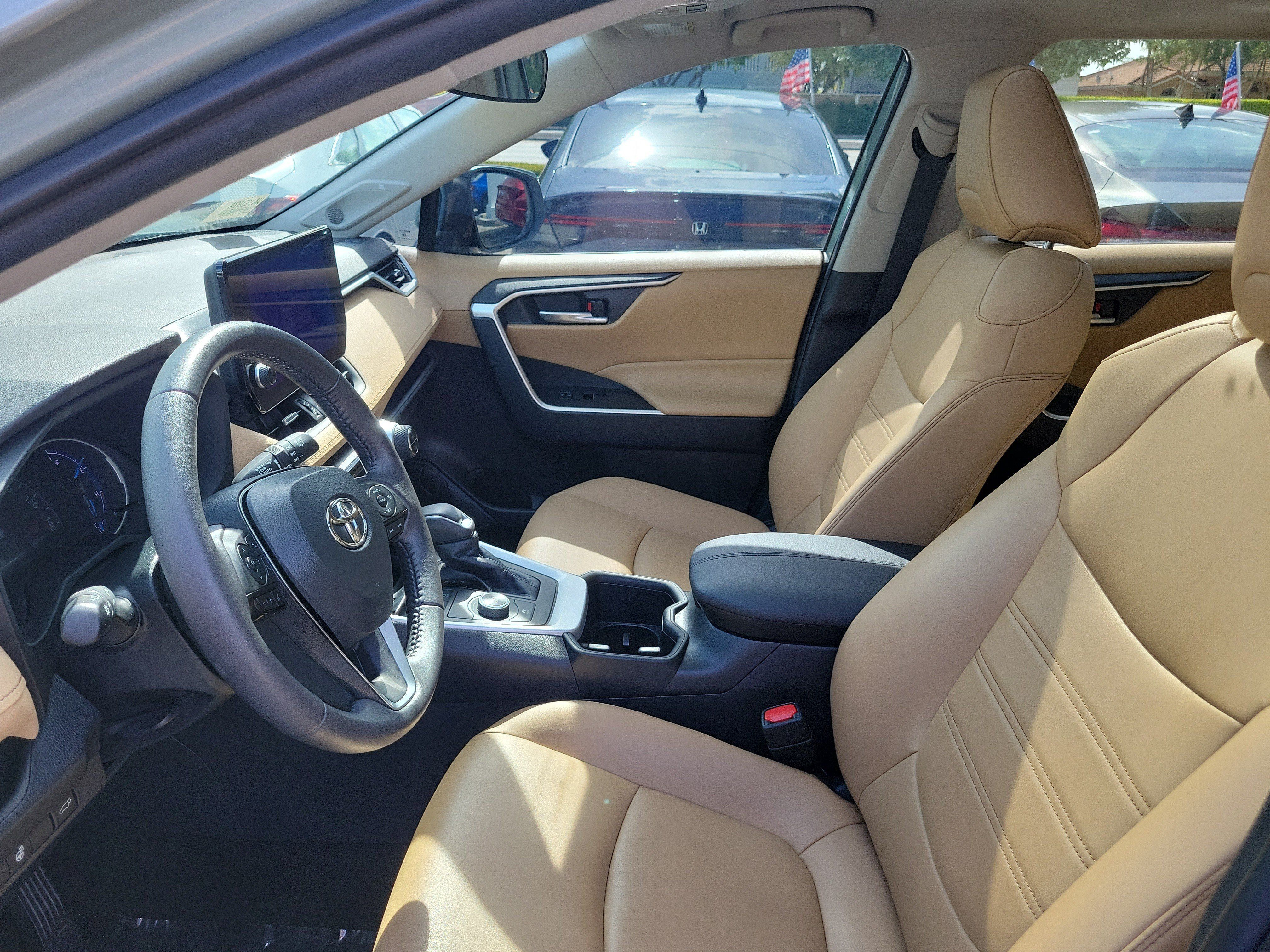 Used 2023 Toyota RAV4 XLE Premium AWD/4WD image 23