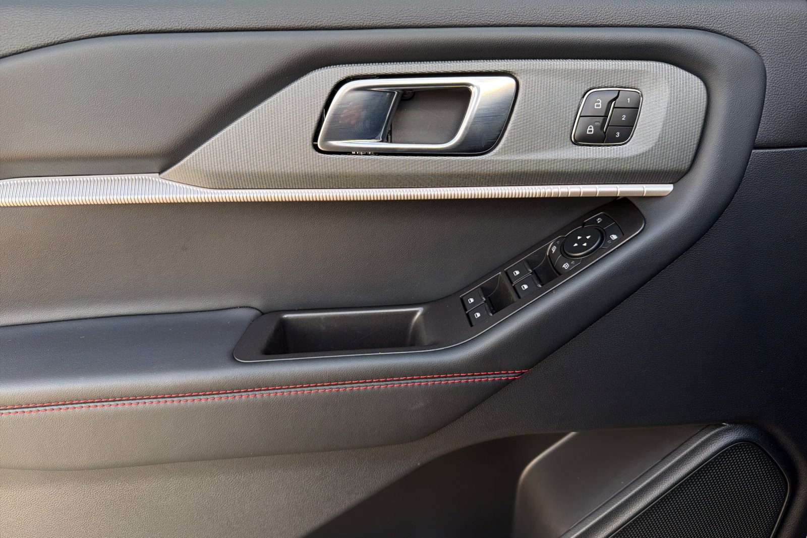 New 2027 Ford Explorer ST RWD image 11