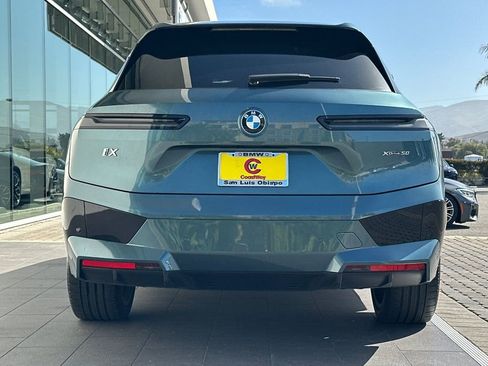 Used 2024 BMW iX xDrive50 w/ Sport Package AWD/4WD image 4