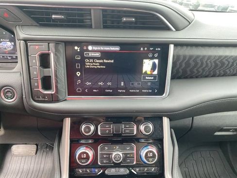 Used 2024 GMC Yukon Denali AWD/4WD image 13