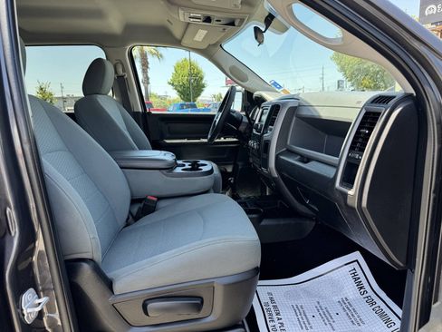Used 2018 RAM 2500 Tradesman w/ Chrome Appearance Group AWD/4WD image 12