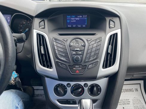 Used 2014 Ford Focus SE w/ Equipment Group 201A FWD image 15