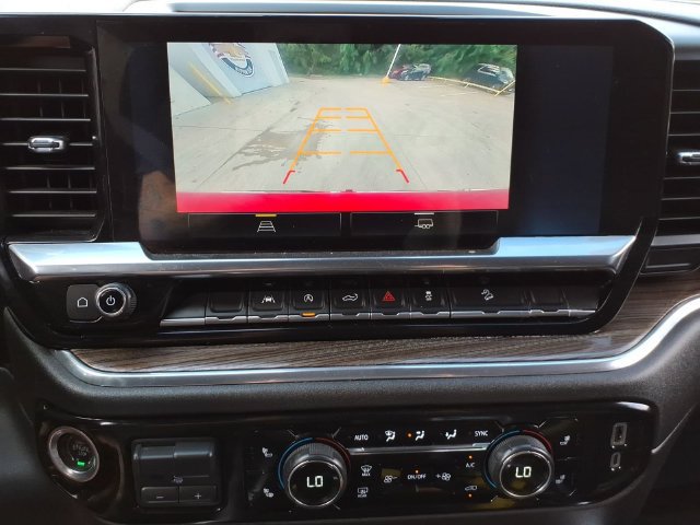 Used 2023 Chevrolet Silverado 1500 RST AWD/4WD image 15