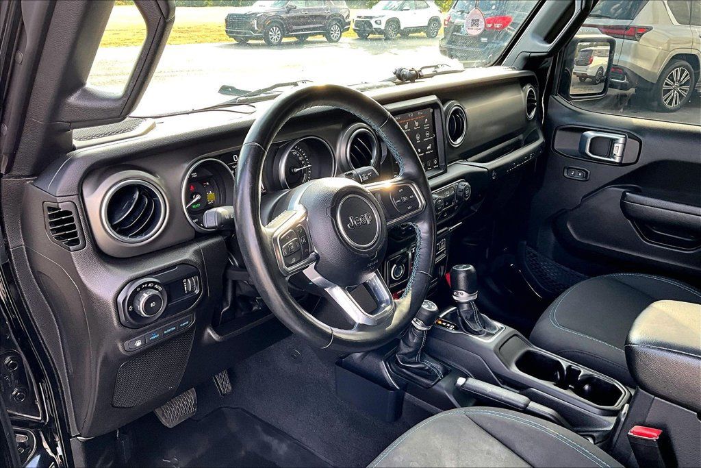 Used 2023 Jeep Wrangler Unlimited Rubicon 4xe w/ Cold Weather Group AWD/4WD image 21