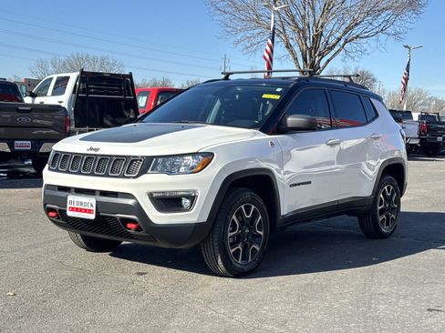 Used 2019 Jeep Compass Trailhawk image 3