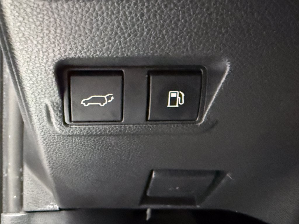 Used 2024 Toyota Corolla Cross AWD Hybrid w/ Convenience Package image 28